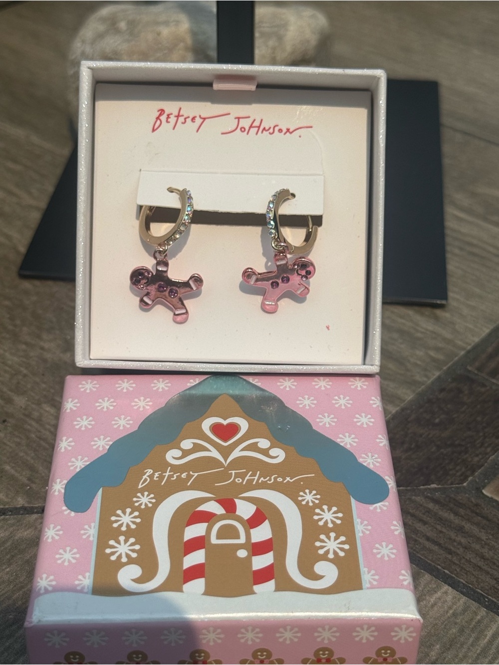NWT Betsey Johnson Pink Gingerbread Hoop Earrings with Gold-Tone Hoops